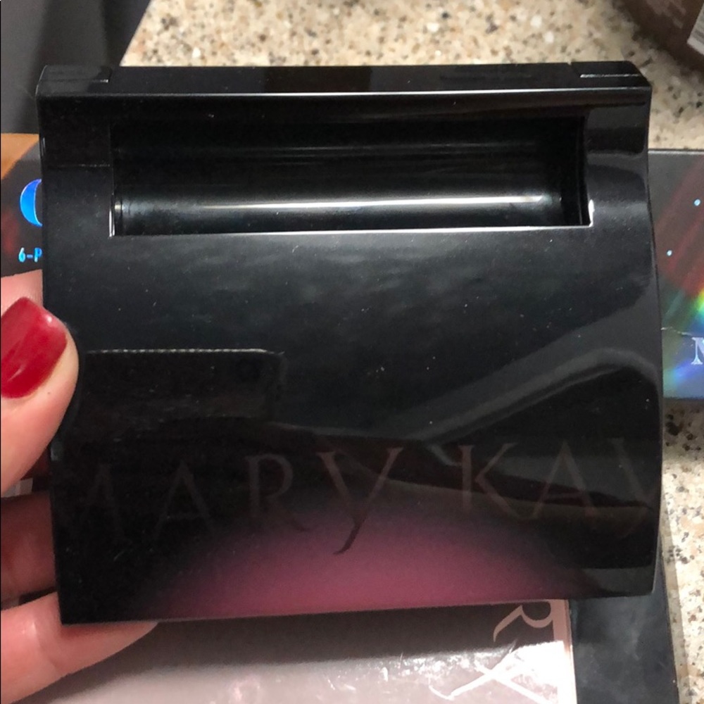 MaryKay Compact - Picture 3 of 6